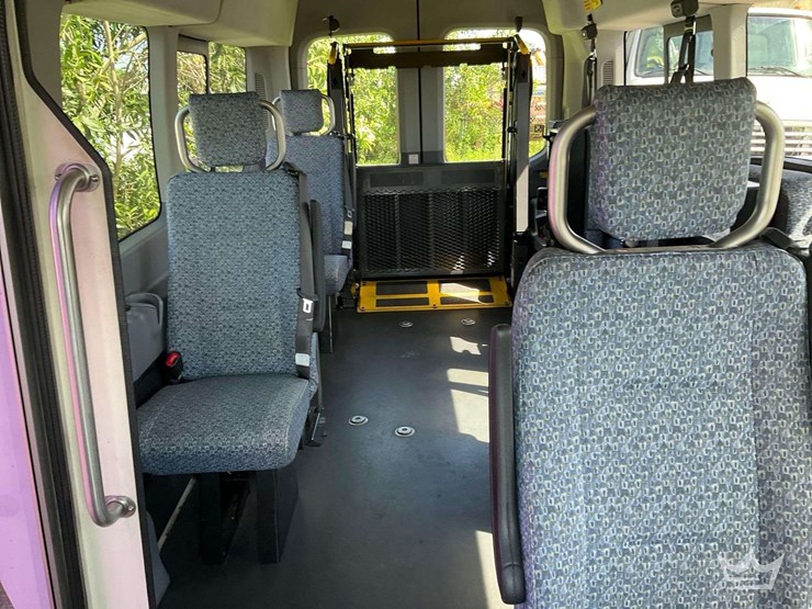 2019-ford-transit-image-19