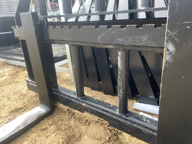#2113-•-jct-skid-steer-mounted-pallet-fork-frame-with-60"-forks-image-9