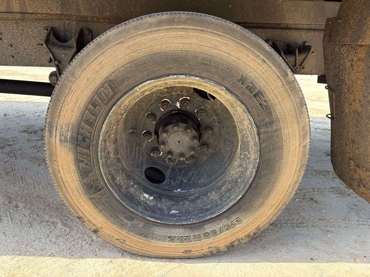 2013-ford-f750-image-8
