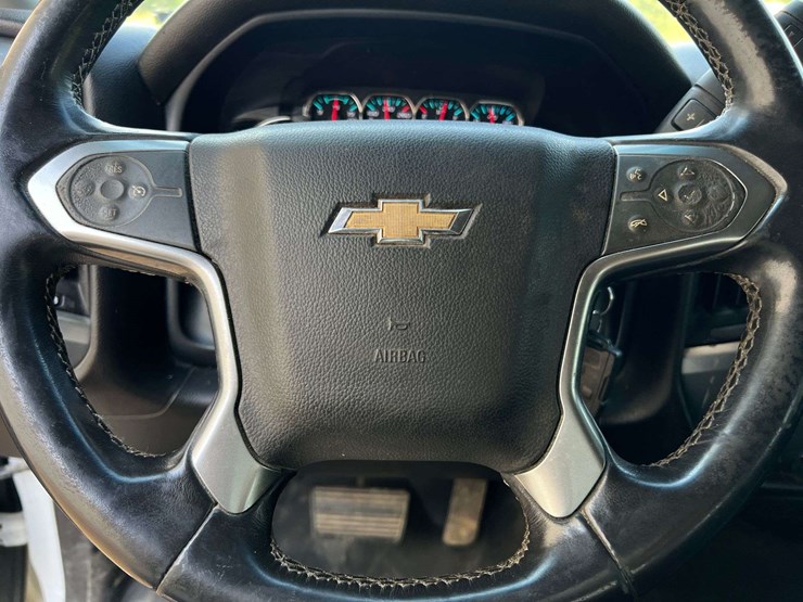 2017-chevrolet-silverado-1500-image-31