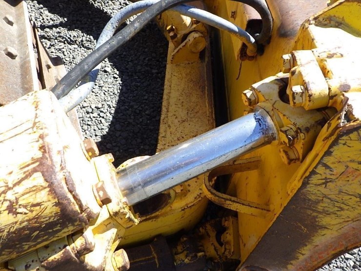 caterpillar-d6-image-25