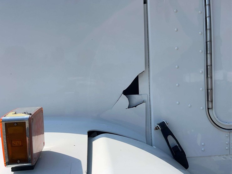 2019-kenworth-t8-series-dump-truck-image-11