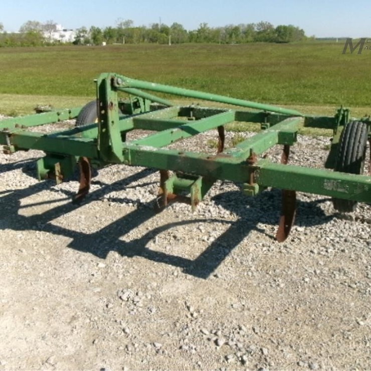 JOHN DEERE 1600