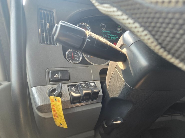 2019-kenworth-t880-image-88