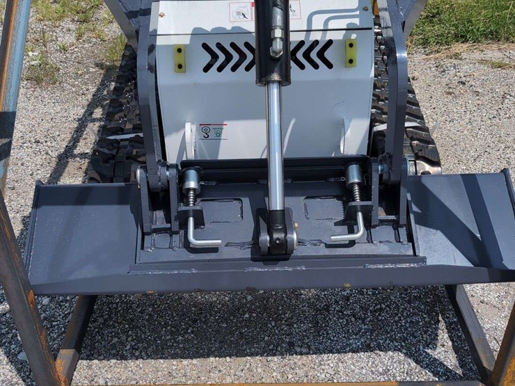 zjg-mini-skid-steer-loader-zj-380-(white)---15hp-image-2