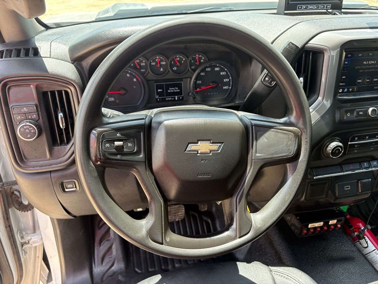 2021-chevrolet-3500hd-image-15