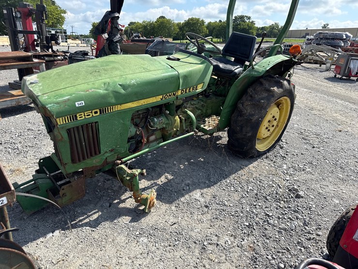 john-deere-850-image-1