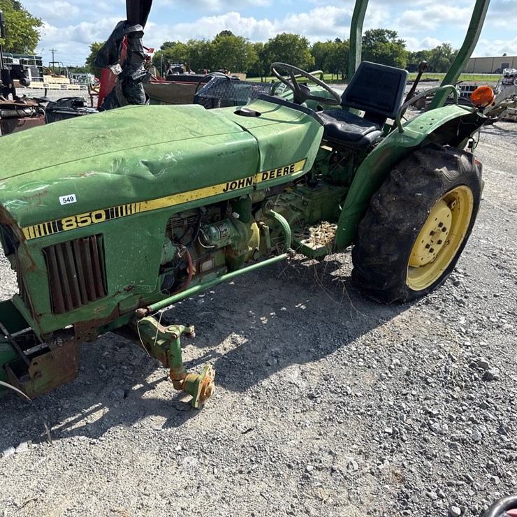 JOHN DEERE 850