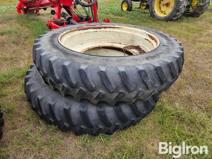 new-holland-8770-image-1