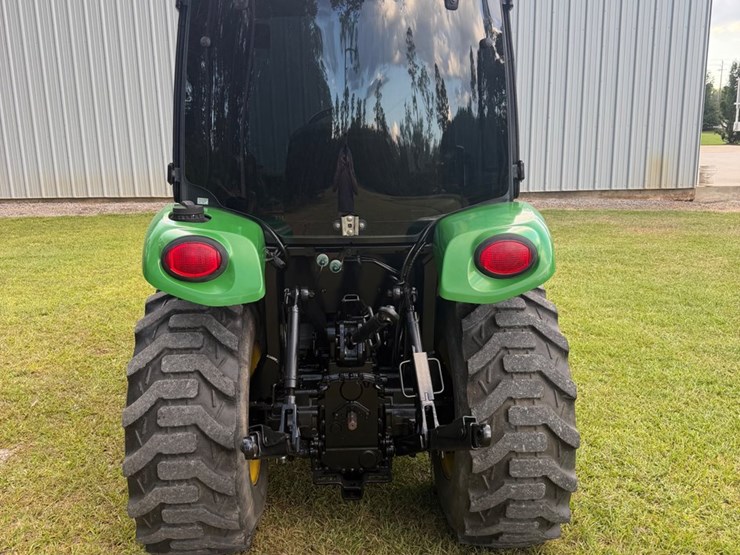 john-deere-3520-image-3
