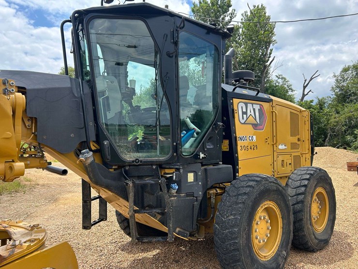 2020-caterpillar-140-image-11