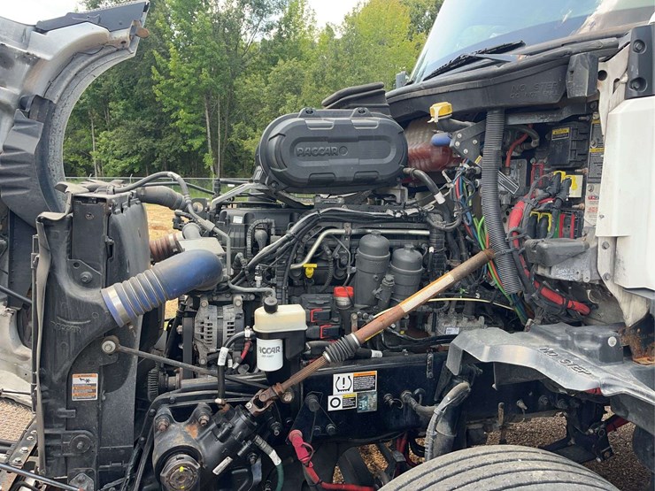 2022-kenworth-t680-image-34