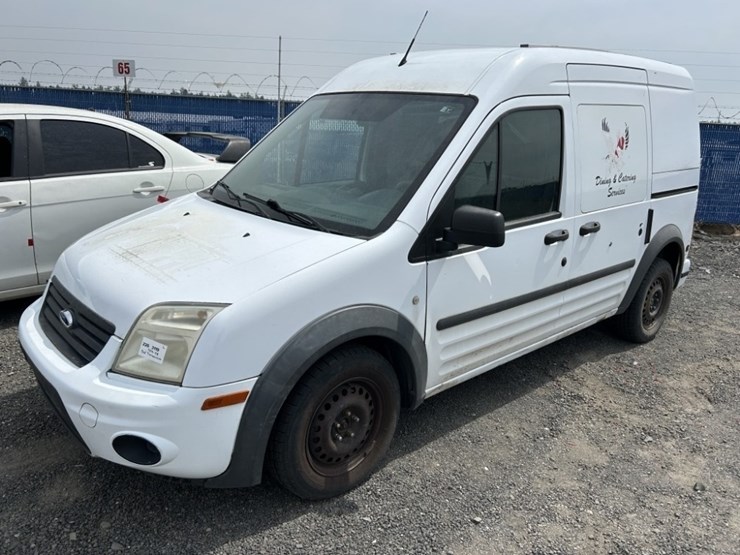 2010-ford-transit-connect-image-1
