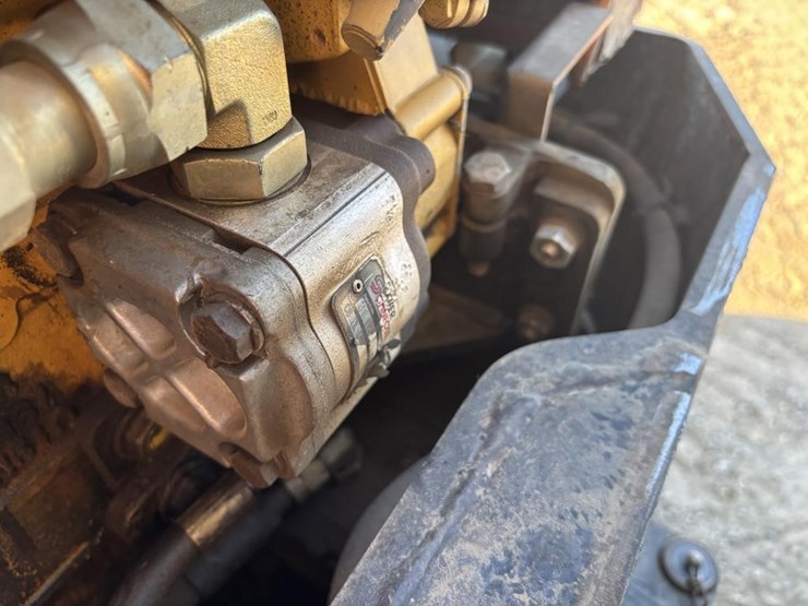 2006-caterpillar-cb-224e-image-37