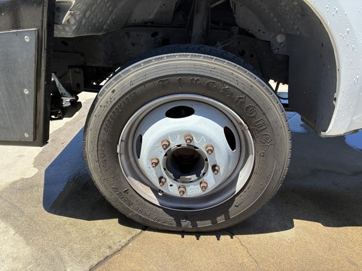 2001-ford-f550-image-8