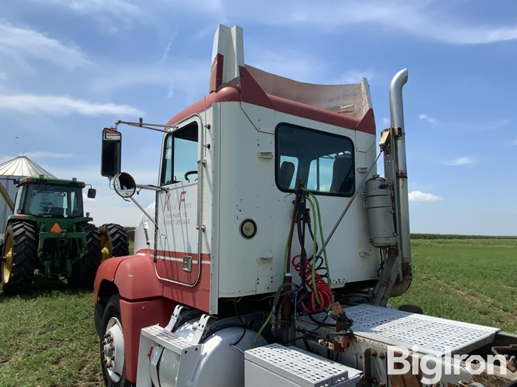 1991-freightliner-fld112-image-20