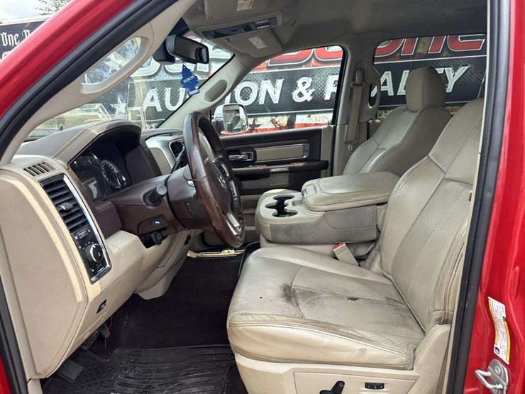 2018-dodge-3500-image-11
