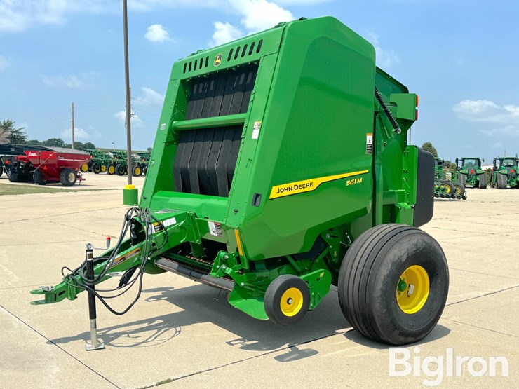 2024-john-deere-561m-image-1