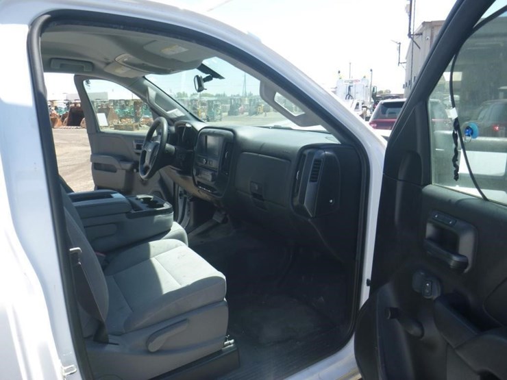 2017-chevrolet-2500hd-image-6