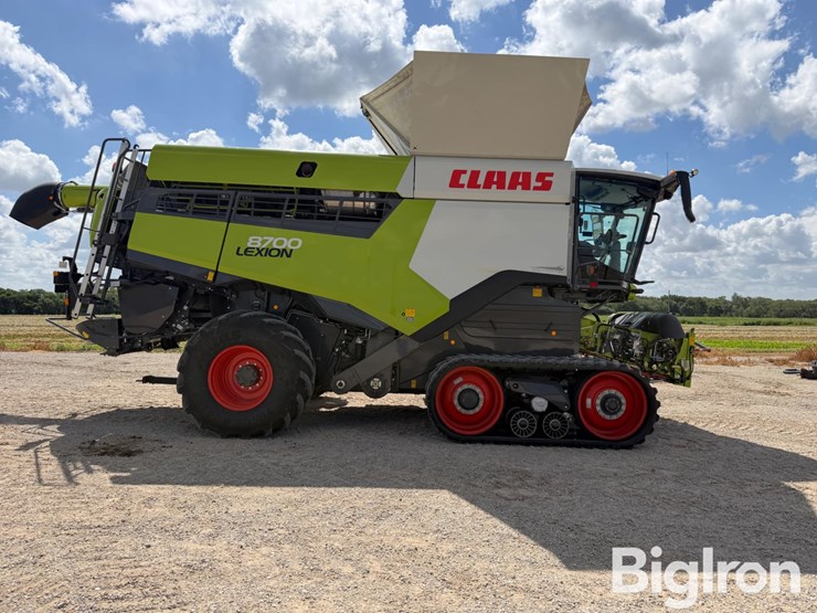 2023-claas-lexion-8700tt-image-4