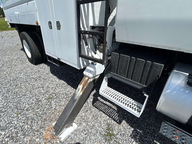 2011-international-durastar-4300-image-12