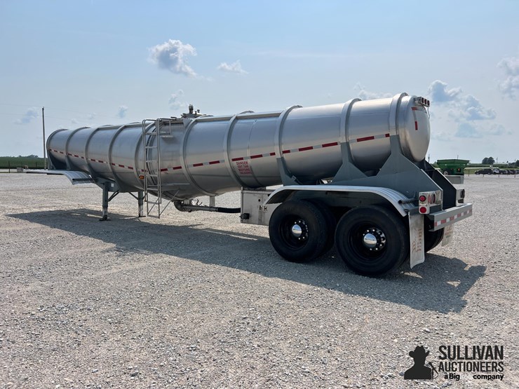 1976-polar-tanker-image-7