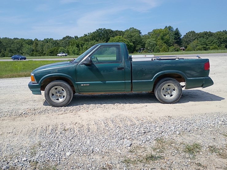 1996-chevrolet-s10-image-3