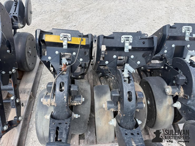 kinze-4000-series-row-units-(bid-per-unit)-image-9
