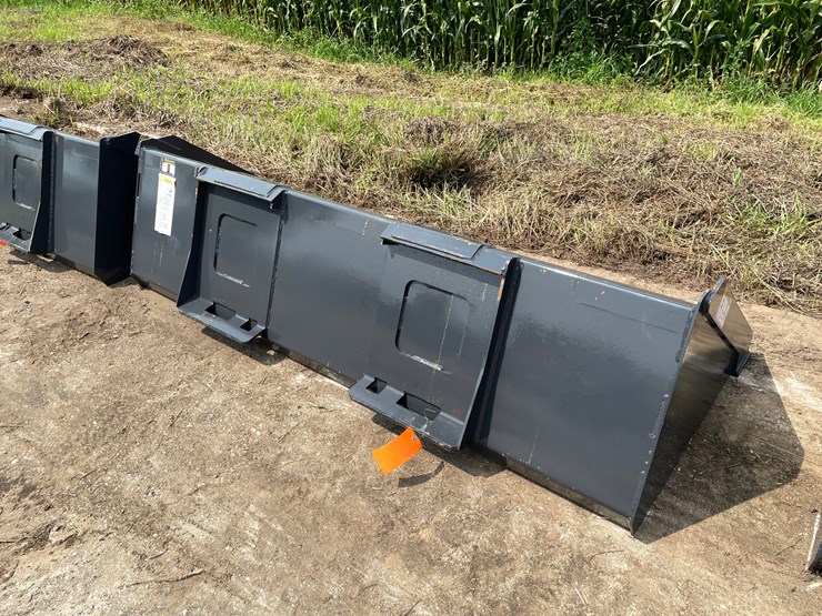 #9817-•-wolverine-76"-bucket-attachment-image-4