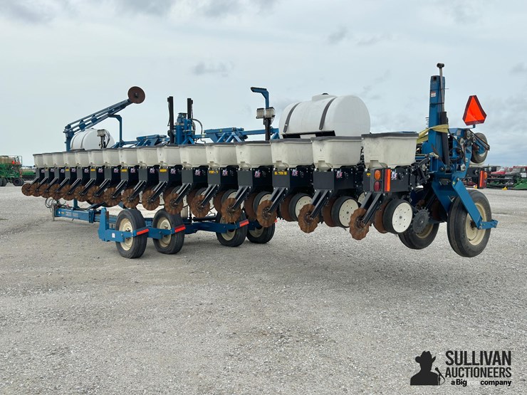 2008-kinze-3600-image-7