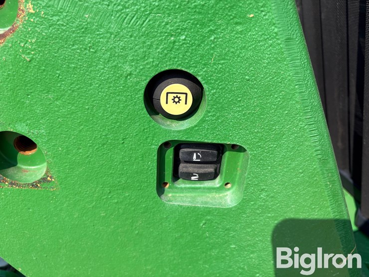 2023-john-deere-8r-340-image-12