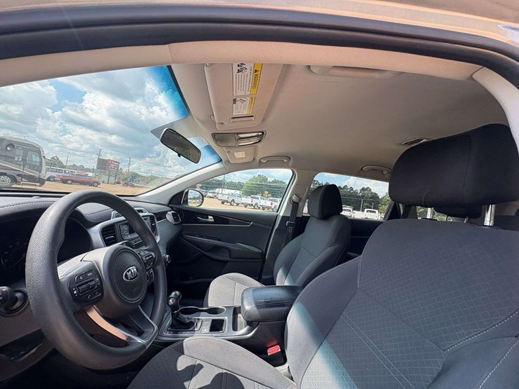 2017-kia-sorento-image-17