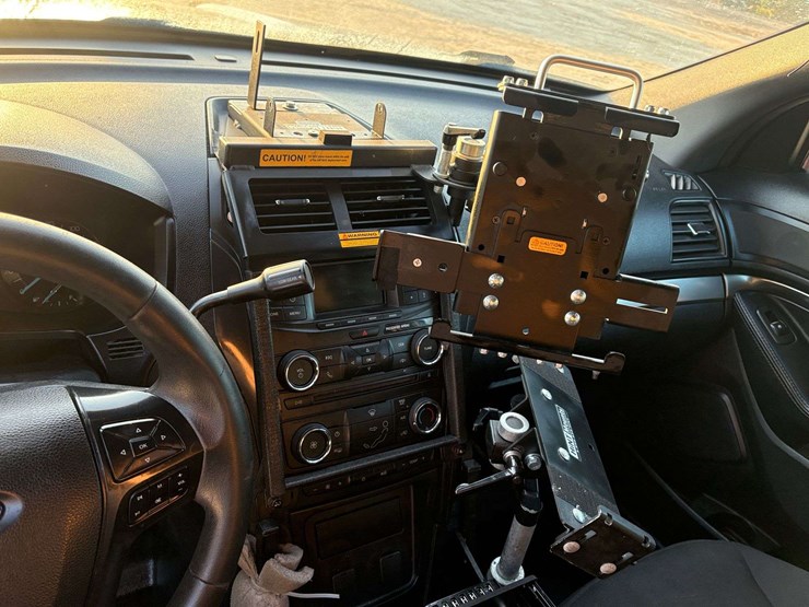 2018-ford-explorer-image-14
