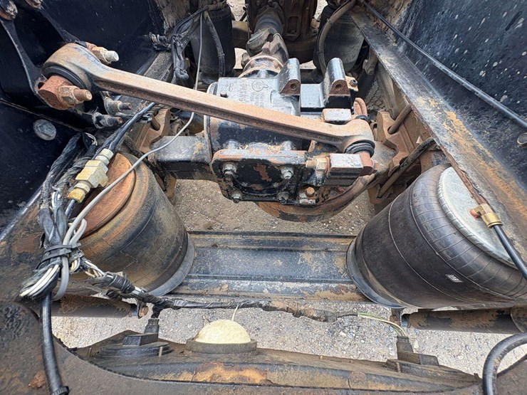 2005-mack-chn613-image-31