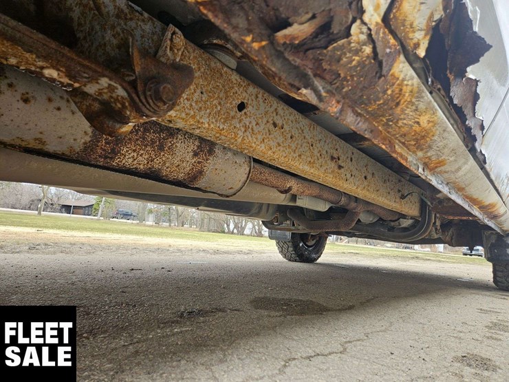 2010-ford-cargo-image-35