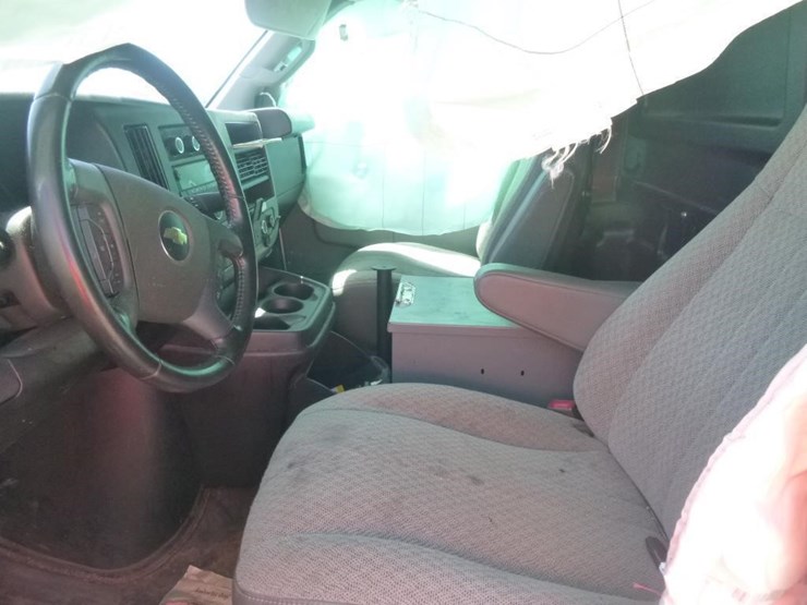 2015-chevrolet-express-2500-image-8