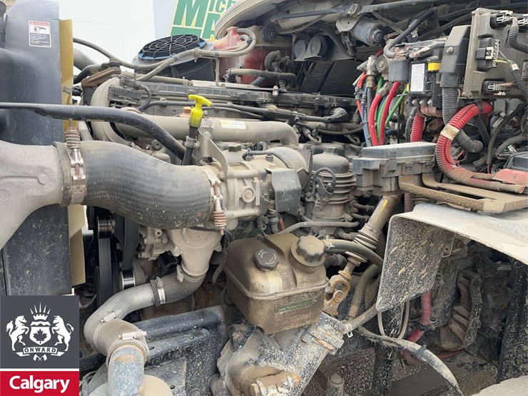 2016-freightliner-114sd-image-22