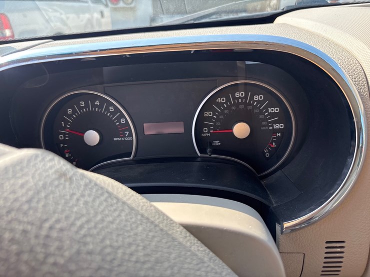 2006-ford-explorer-image-13