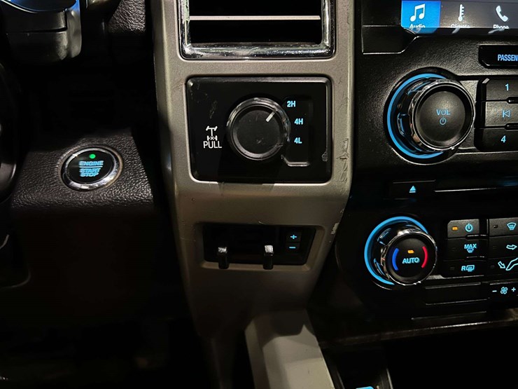 2017-ford-f250-lariat-image-40