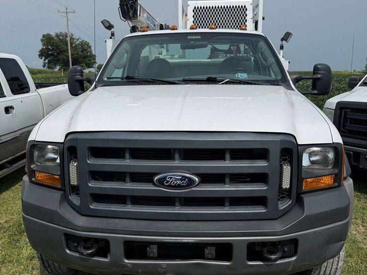 2007-ford-f550-image-2