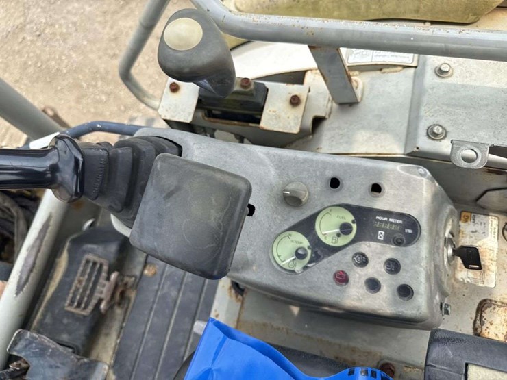 2008-yanmar-vio35-image-17