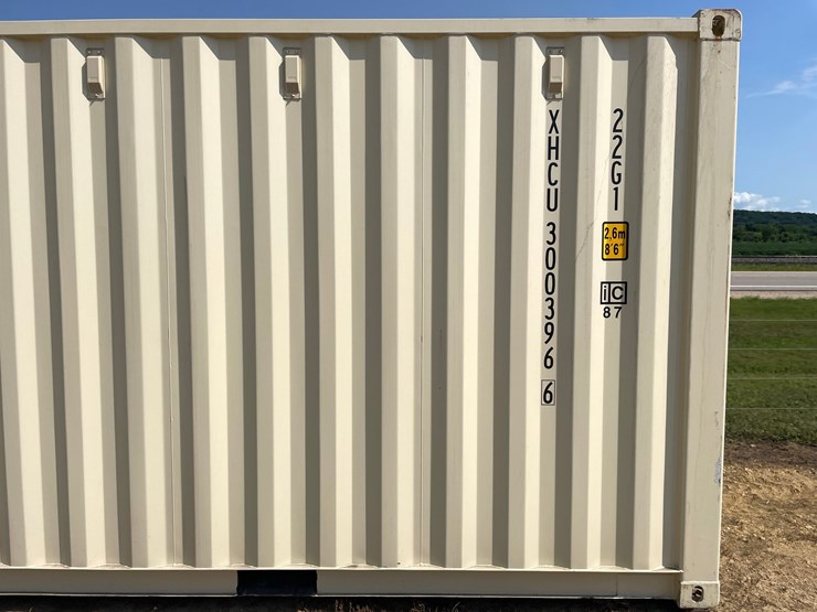 #405-•-20'-shipping-container-image-6