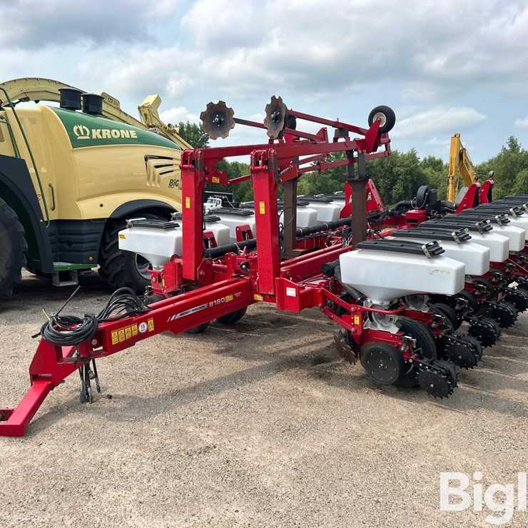 2013 Massey Ferguson 8180 16R30 Planter