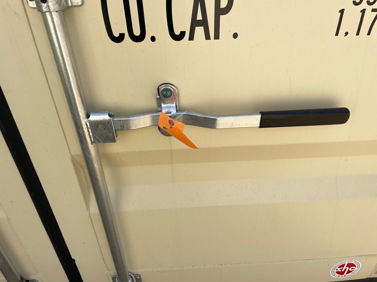 #405-•-20'-shipping-container-image-11