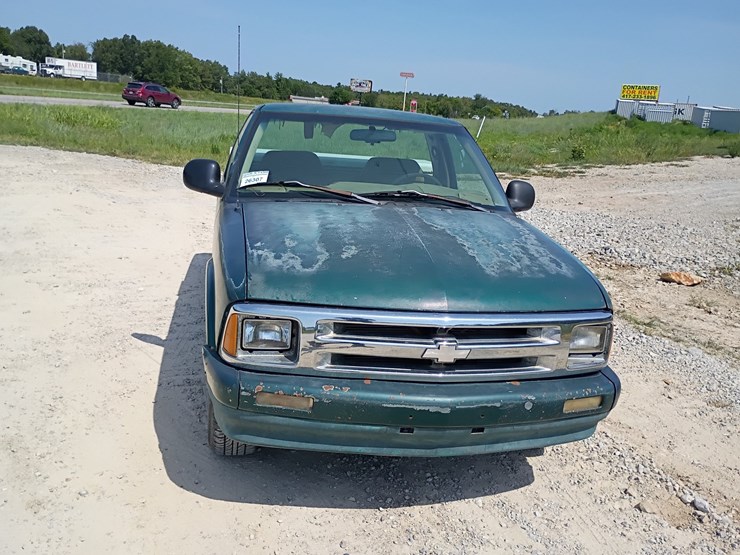1996-chevrolet-s10-image-12
