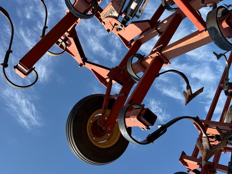 krause-5654-field-cultivator-image-16