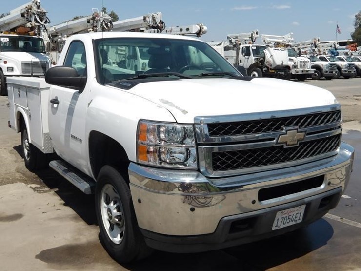 2011-chevrolet-silverado-2500-image-3