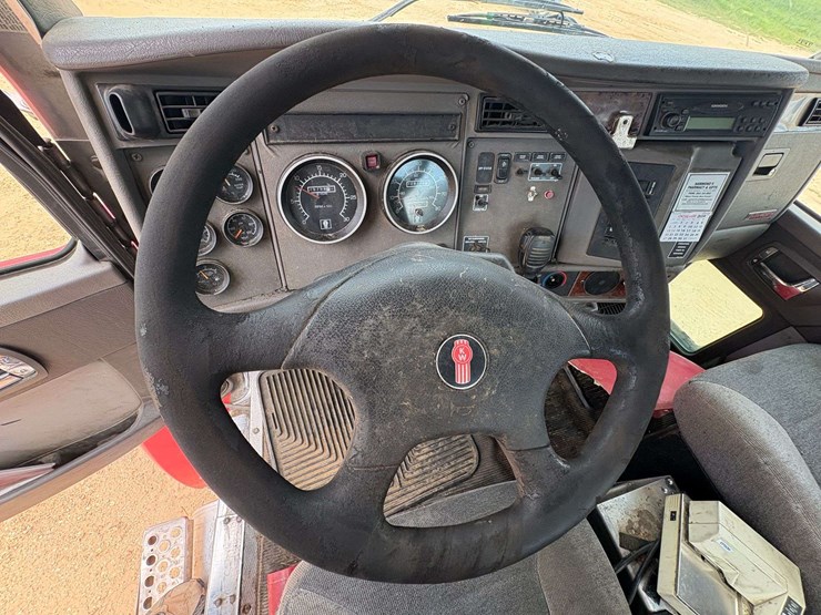 2008-kenworth-t300-image-12