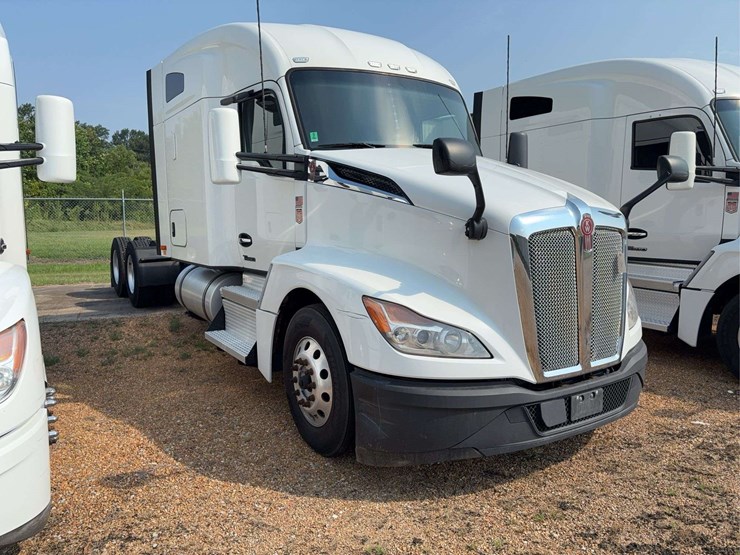 2022-kenworth-t680-image-2