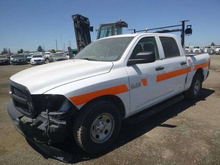 2016-dodge-1500-image-1